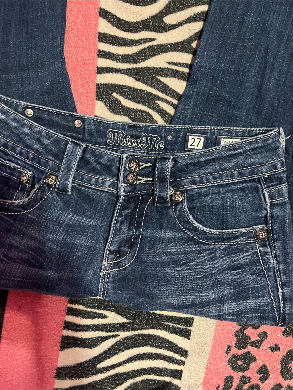 Miss Me jeans fleur-de-lis embroidery bootcut low rise jeans - Picture 5 of 8